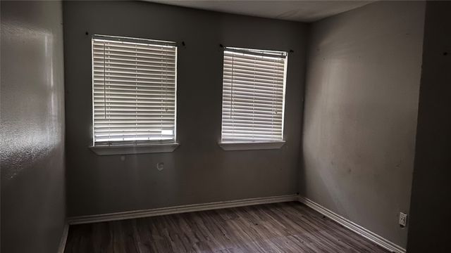 141 W Brownlee Avenue, Dallas, TX 75224