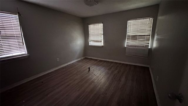 141 W Brownlee Avenue, Dallas, TX 75224
