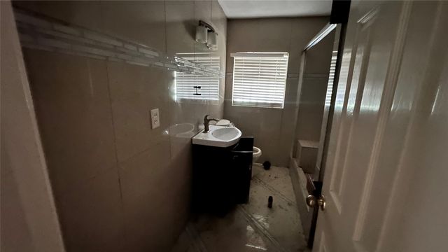 141 W Brownlee Avenue, Dallas, TX 75224