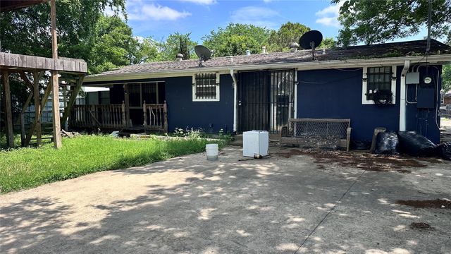 141 W Brownlee Avenue, Dallas, TX 75224