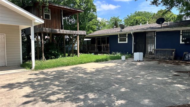 141 W Brownlee Avenue, Dallas, TX 75224
