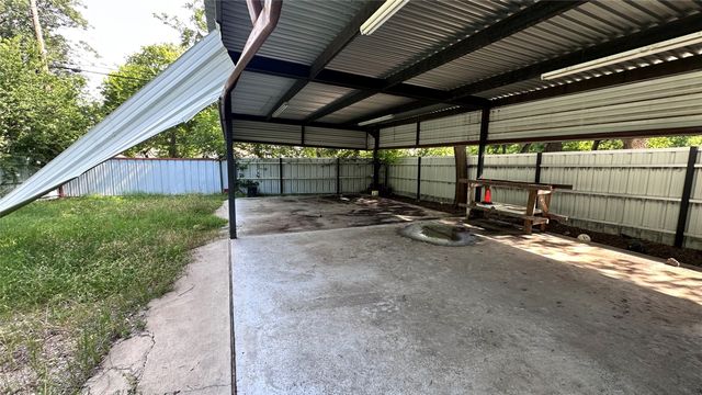 141 W Brownlee Avenue, Dallas, TX 75224