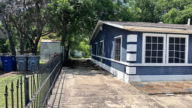 141 W Brownlee Avenue, Dallas, TX 75224