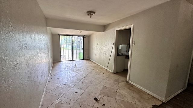 141 W Brownlee Avenue, Dallas, TX 75224