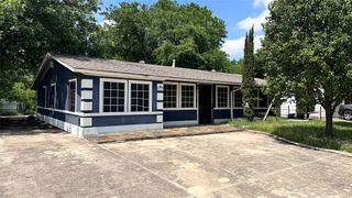 141 W Brownlee Avenue, Dallas, TX 75224