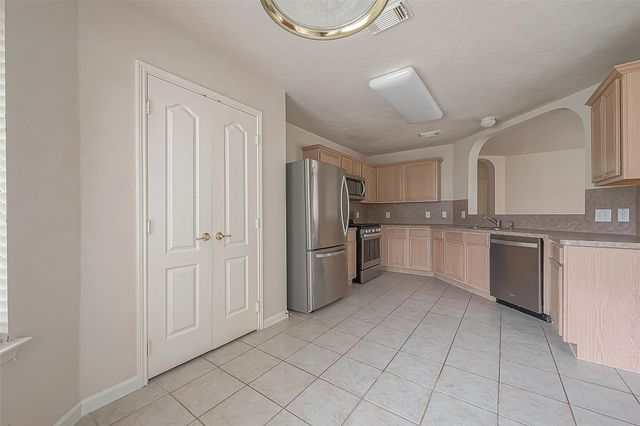 11814 Copperas Creek Drive, Sugar Land, TX 77498