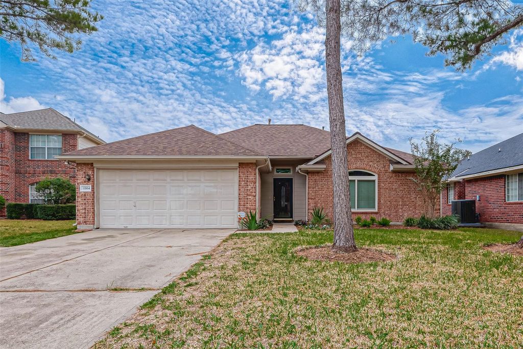 11814 Copperas Creek Drive, Sugar Land, TX 77498