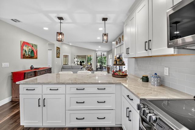 15307 Strathearn Drive 11204, Delray Beach, FL 33446