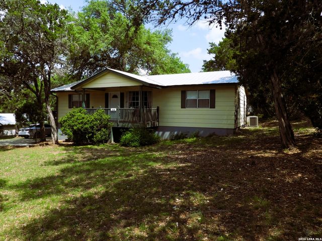 448 White Bass Dr, Lakehills, TX 78063