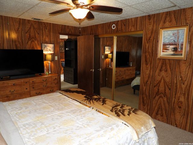 448 White Bass Dr, Lakehills, TX 78063