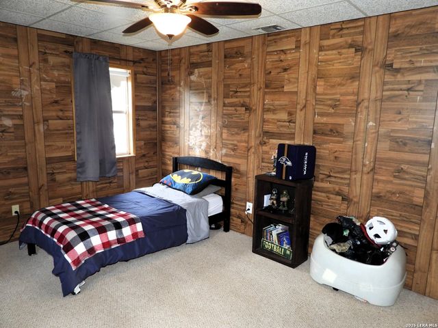 448 White Bass Dr, Lakehills, TX 78063