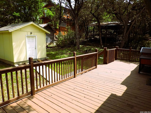 448 White Bass Dr, Lakehills, TX 78063