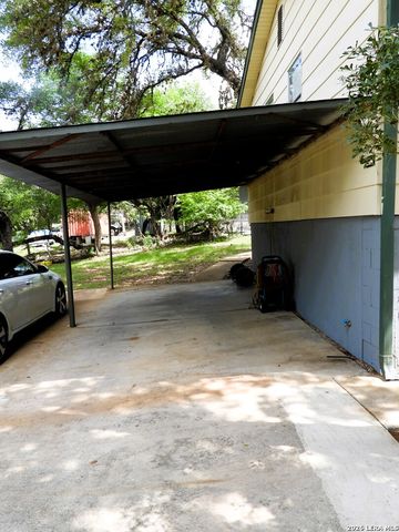 448 White Bass Dr, Lakehills, TX 78063
