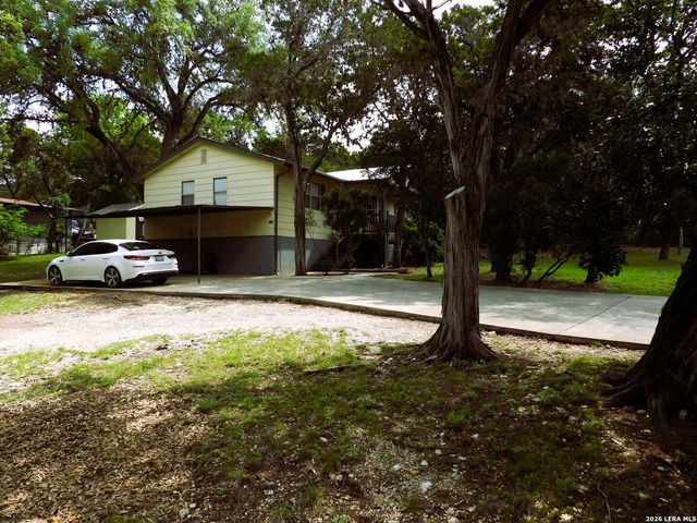 448 White Bass Dr, Lakehills, TX 78063
