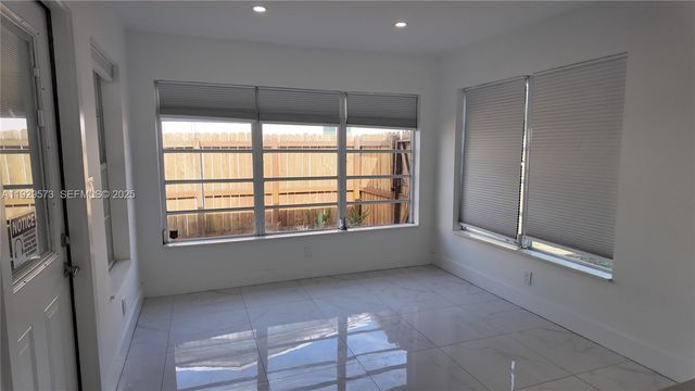 2100 N 57th Way, Hollywood, FL 33021