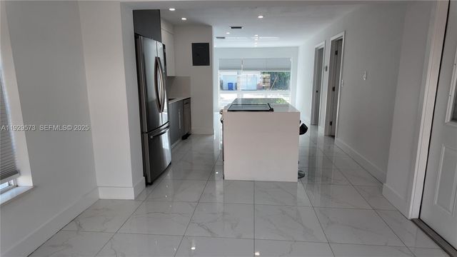 2100 N 57th Way, Hollywood, FL 33021