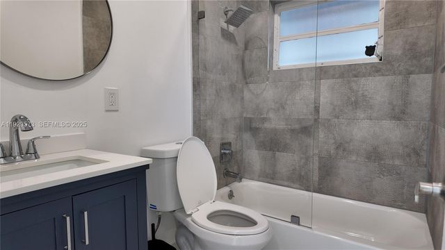 2100 N 57th Way, Hollywood, FL 33021