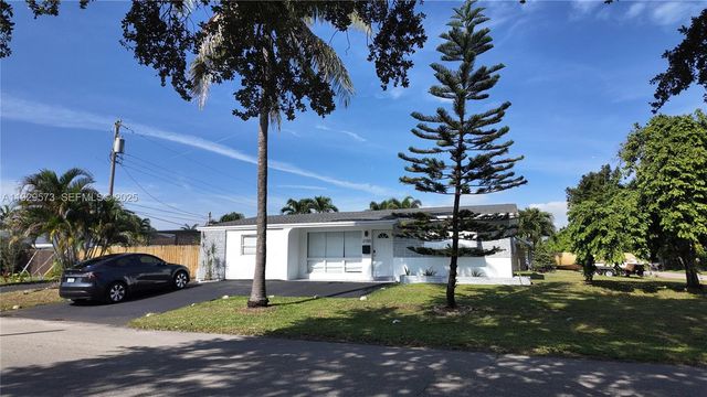 2100 N 57th Way, Hollywood, FL 33021