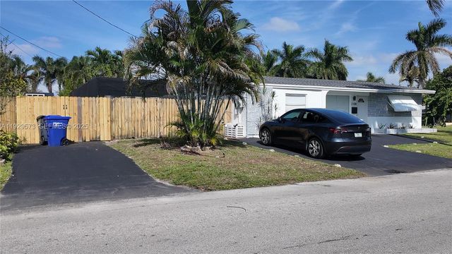 2100 N 57th Way, Hollywood, FL 33021