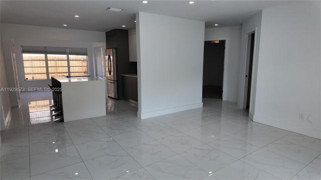 2100 N 57th Way, Hollywood, FL 33021