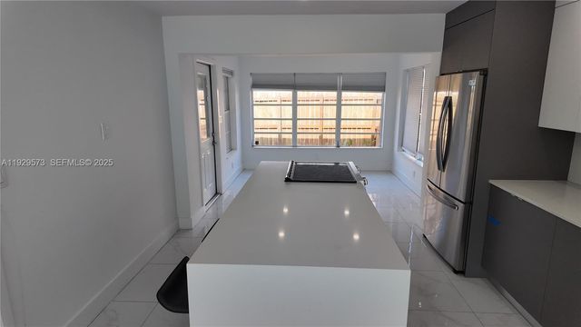 2100 N 57th Way, Hollywood, FL 33021