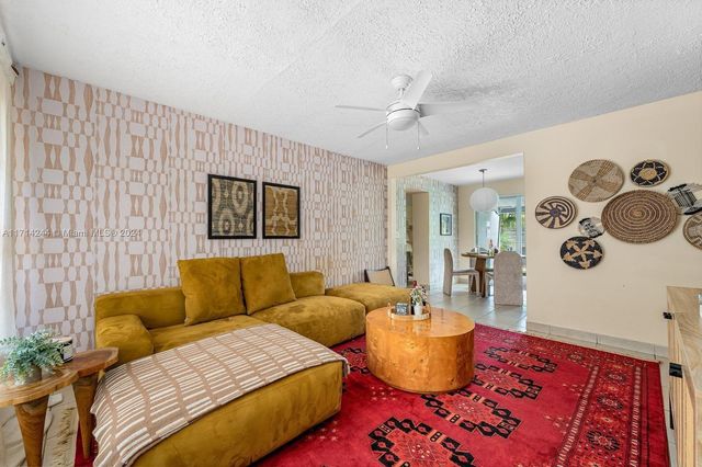 5631 Simms St, Hollywood, FL 33021