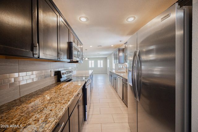 1332 E WHITTON Avenue, Phoenix, AZ 85014