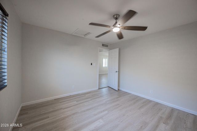 1332 E WHITTON Avenue, Phoenix, AZ 85014