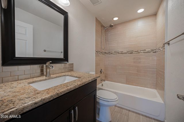 1332 E WHITTON Avenue, Phoenix, AZ 85014