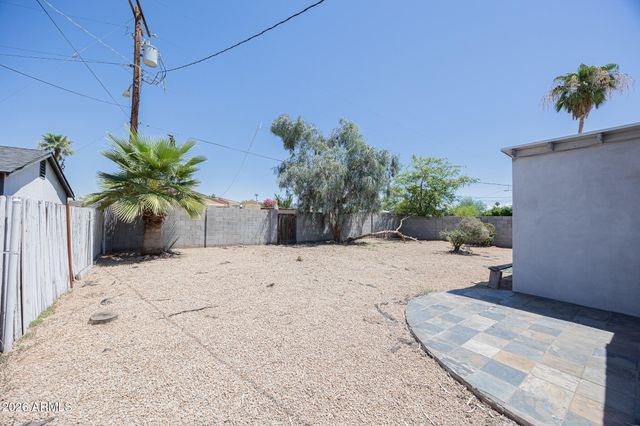 1332 E WHITTON Avenue, Phoenix, AZ 85014
