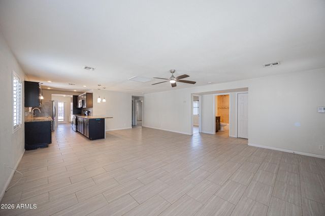 1332 E WHITTON Avenue, Phoenix, AZ 85014