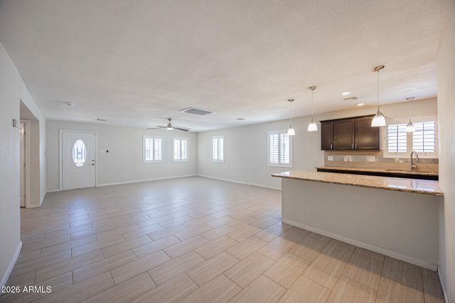 1332 E WHITTON Avenue, Phoenix, AZ 85014