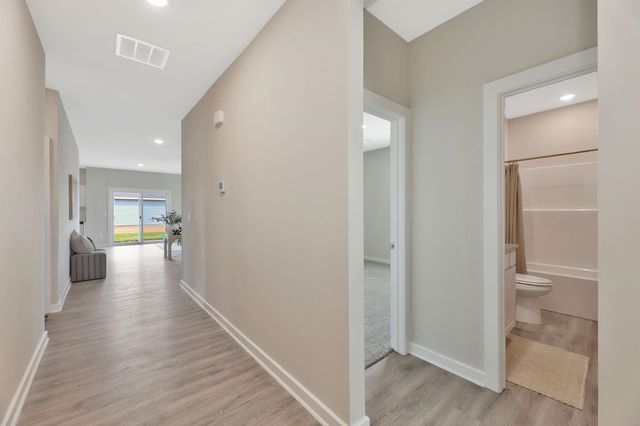 1022 N Forestview Ct, Wichita, KS 67235