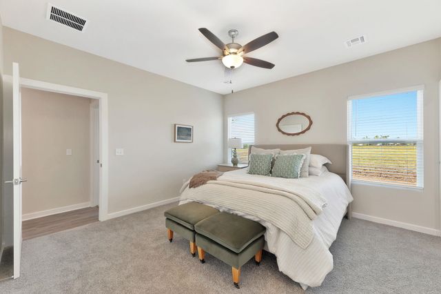 1022 N Forestview Ct, Wichita, KS 67235