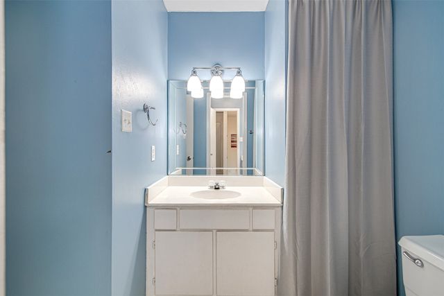 601 St Charles Drive, Arlington, TX 76013