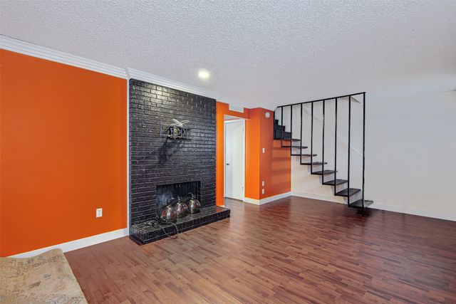 601 St Charles Drive, Arlington, TX 76013