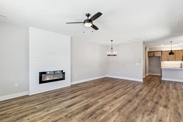 328 E Park Pl, Andover, KS 67002