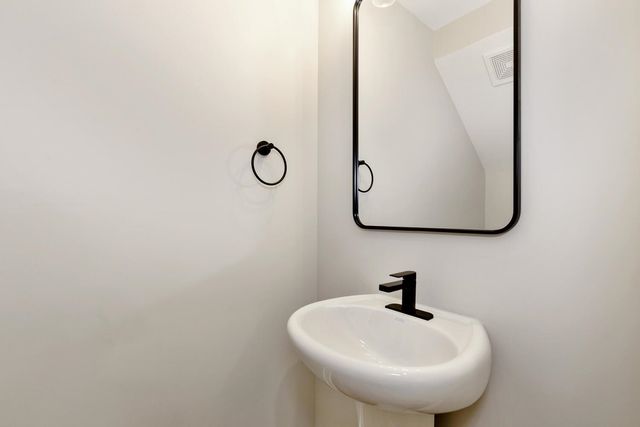 328 E Park Pl, Andover, KS 67002