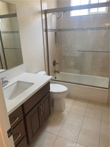 2704 W Grand Avenue B, Alhambra, CA 91801