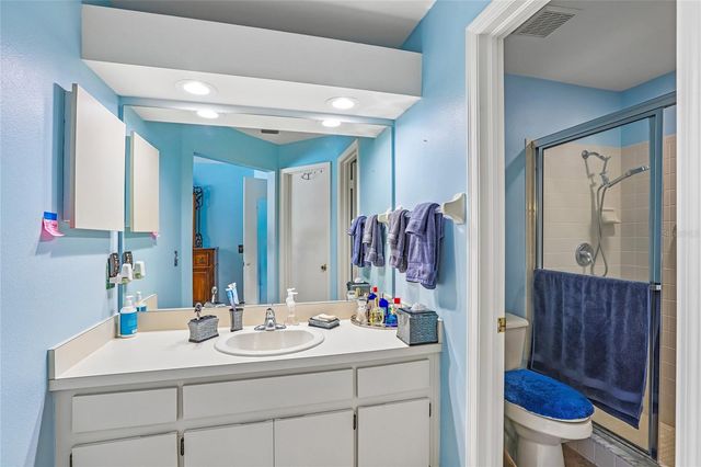 8208 RIVERBOAT DRIVE, Tampa, FL 33637