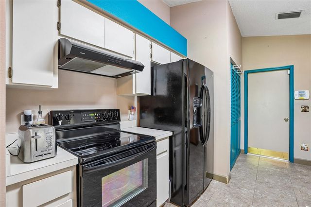 8208 RIVERBOAT DRIVE, Tampa, FL 33637