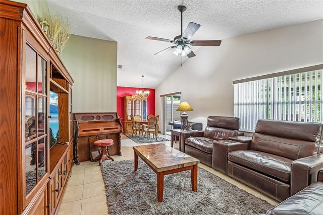 8208 RIVERBOAT DRIVE, Tampa, FL 33637