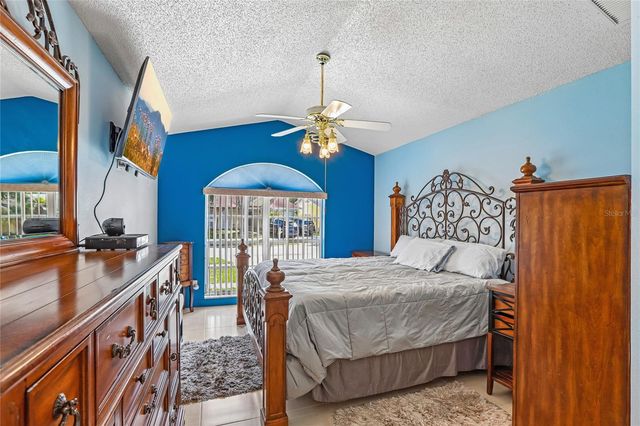 8208 RIVERBOAT DRIVE, Tampa, FL 33637