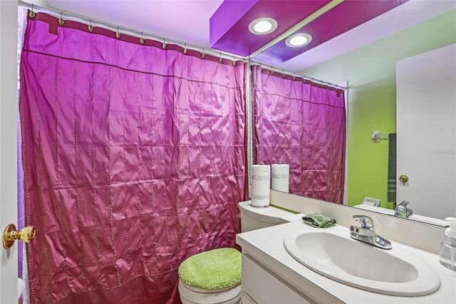 8208 RIVERBOAT DRIVE, Tampa, FL 33637