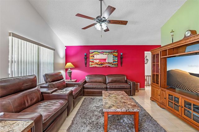 8208 RIVERBOAT DRIVE, Tampa, FL 33637