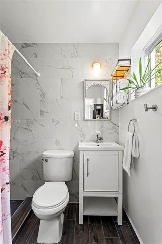 1360 SW 14th St, Miami, FL 33145