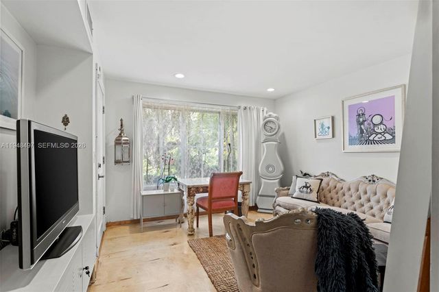 1360 SW 14th St, Miami, FL 33145