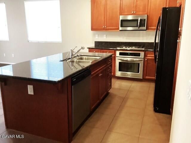 3832 W Avenue J11 Avenue, Lancaster, CA 93536