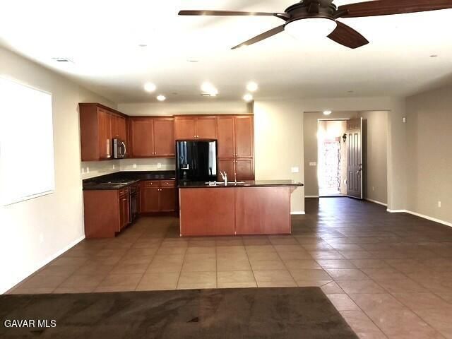 3832 W Avenue J11 Avenue, Lancaster, CA 93536