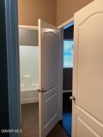 3832 W Avenue J11 Avenue, Lancaster, CA 93536